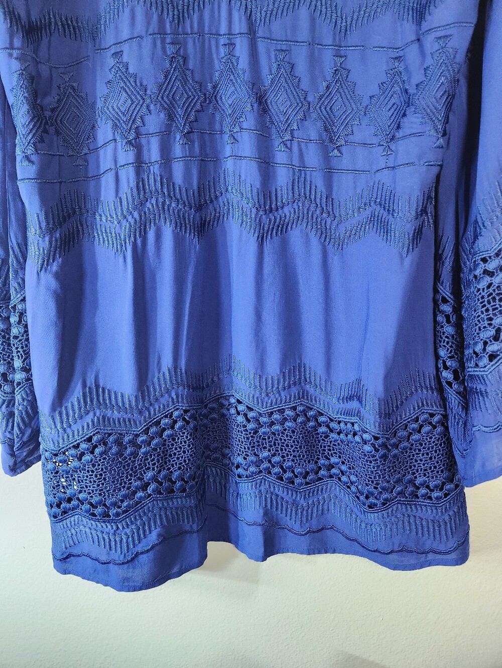 La Blanca Womens |M| Island Fare Blue Crochet/Embroidered Tunic Swim Cover Up - Picture 6 of 9